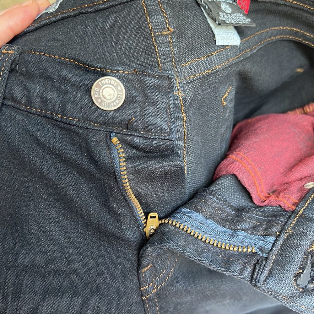 Red engine jeans - Picture 8 of 8